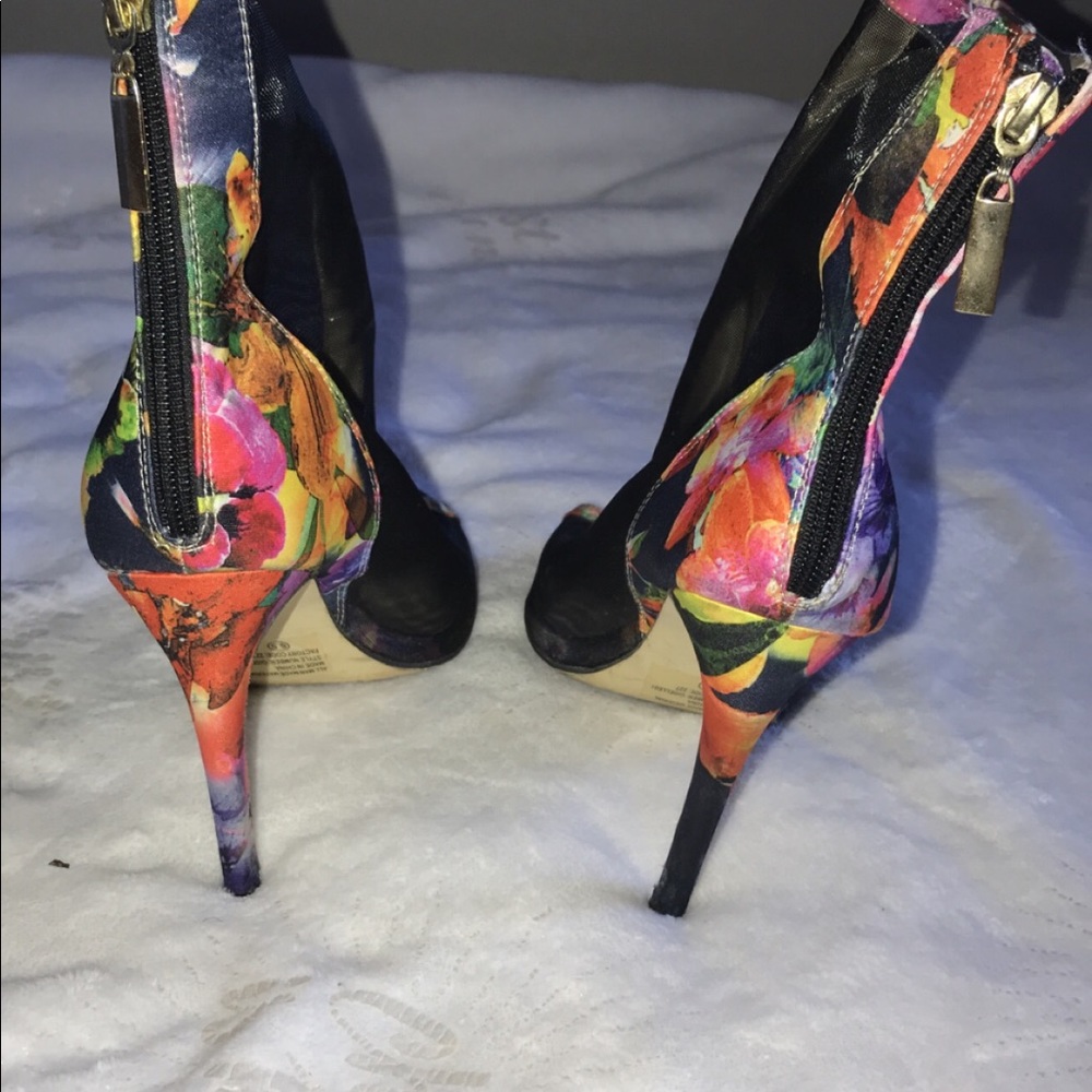 Ankle floral shoes